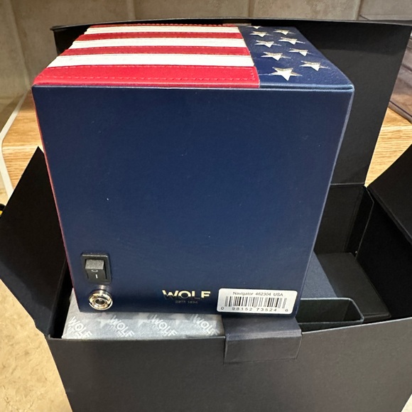 NIB Wolf American Flag Single Watch Winder - Picture 7 of 15